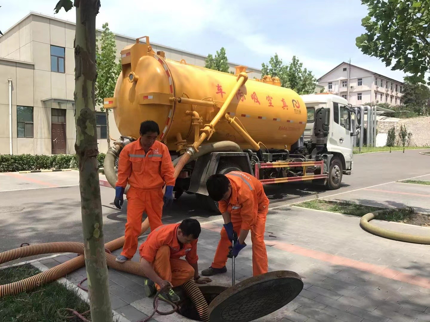 长城区化粪池清理与5-8吨吸粪车施工效率分析